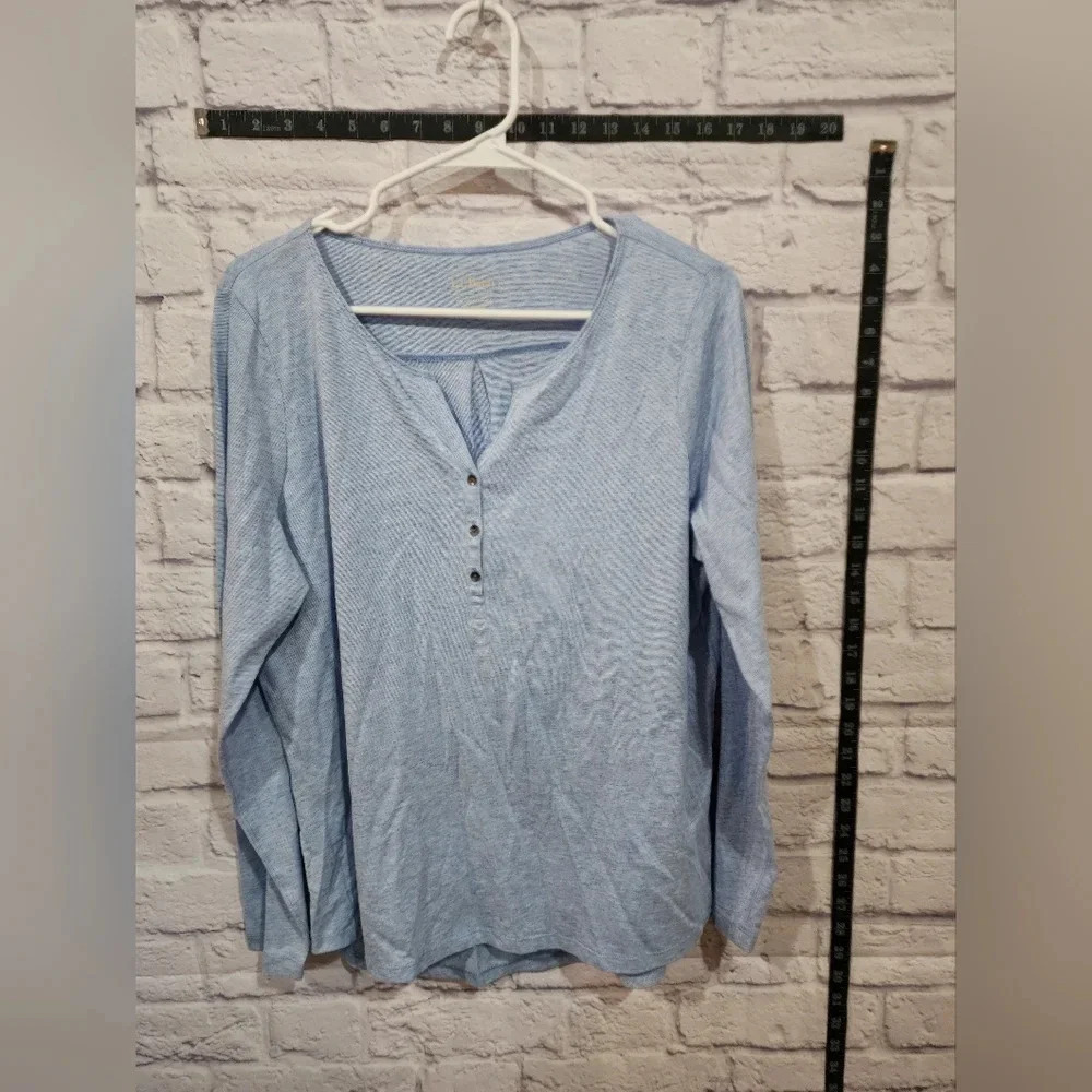 LL Bean blue, long-sleeved shirt henley-style buttoned neckline Medium Petite